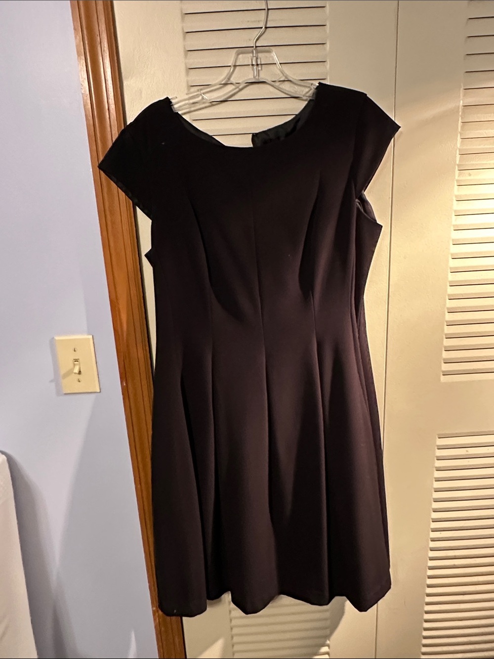 Roz & Ali Black Cap-Sleeve Fit-and-Flare Dress